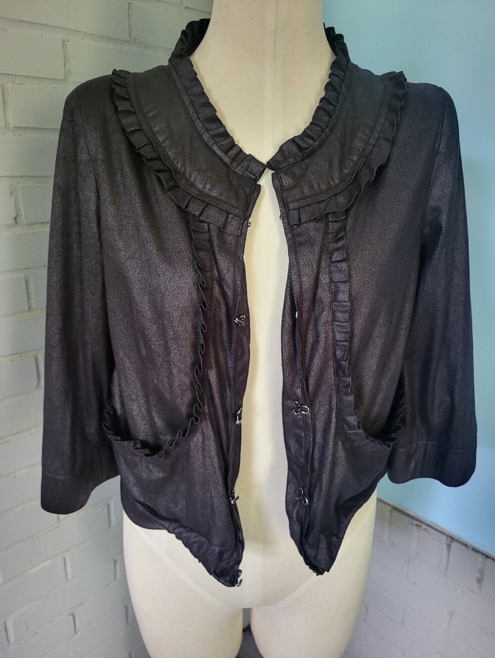 Women's Black Ruffle-Trim Cropped Jacket - Picture 2 of 4